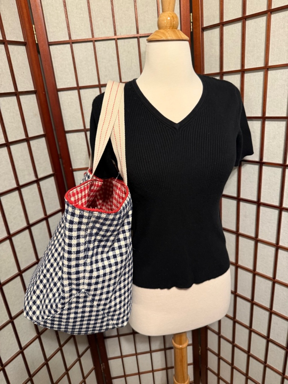 Spacious Reversible Canvas Tote Handbag -  Red & Navy Gingham - Picture 8 of 14
